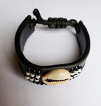 *Adimu: Adjustable Black leather Bracelet with Beads with Shell